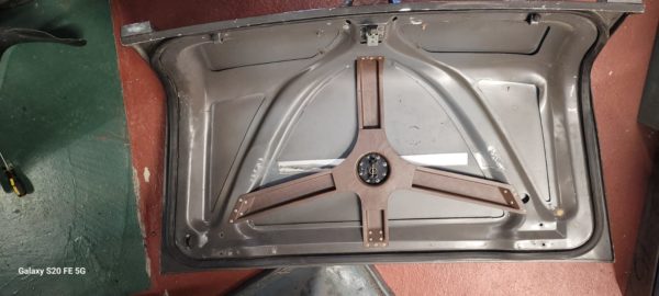 Boot lid with spare wheel mounting hub - J R Wadhams Ltd
