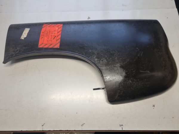 LH rear wing genuine: P5B